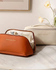Cosmetic Storage Bag – Spacious & Portable A stylish, high-capacity organizer for your cosmetics and toiletries, ideal for travel.