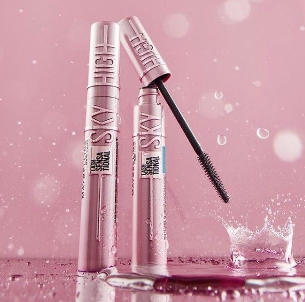A long-lasting mascara that lifts and curls your lashes with ease—quick-dry, smudge-proof, and perfect for bold, party-ready eyes.